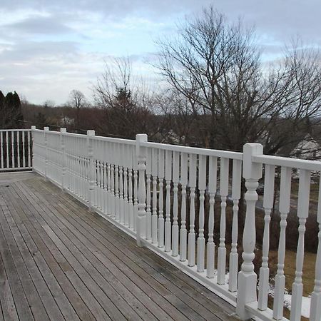 Dolan'S Inn & Suites Pictou Bagian luar foto