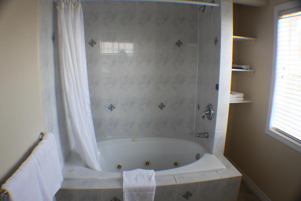 Dolan'S Inn & Suites Pictou Bagian luar foto