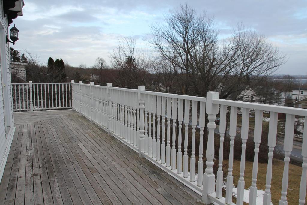 Dolan'S Inn & Suites Pictou Bagian luar foto