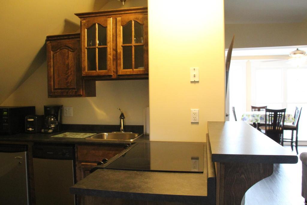 Dolan'S Inn & Suites Pictou Bagian luar foto