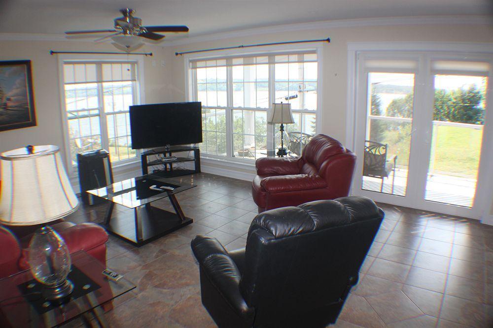 Dolan'S Inn & Suites Pictou Bagian luar foto