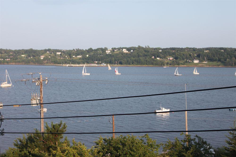 Dolan'S Inn & Suites Pictou Bagian luar foto