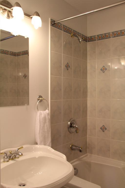 Dolan'S Inn & Suites Pictou Bagian luar foto